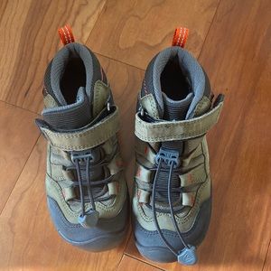 Hiking shoes (toddler boy)